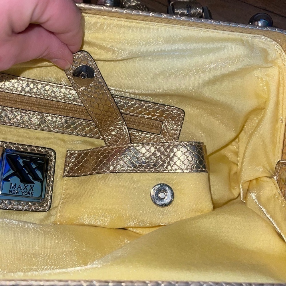 Max New York - cute gold slouchy boho bag - Picture 4 of 16